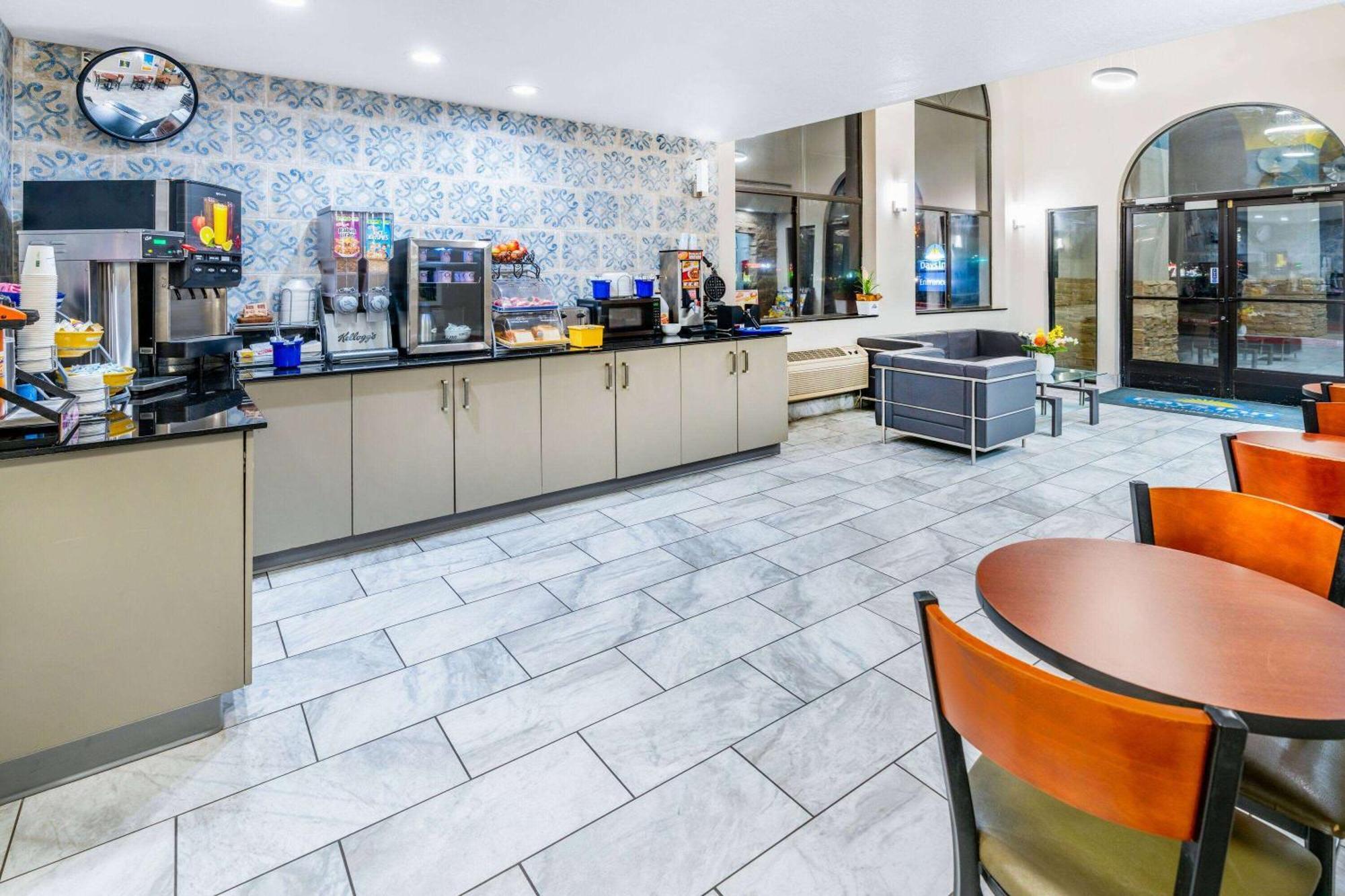 Days Inn By Wyndham Los Lunas Dış mekan fotoğraf
