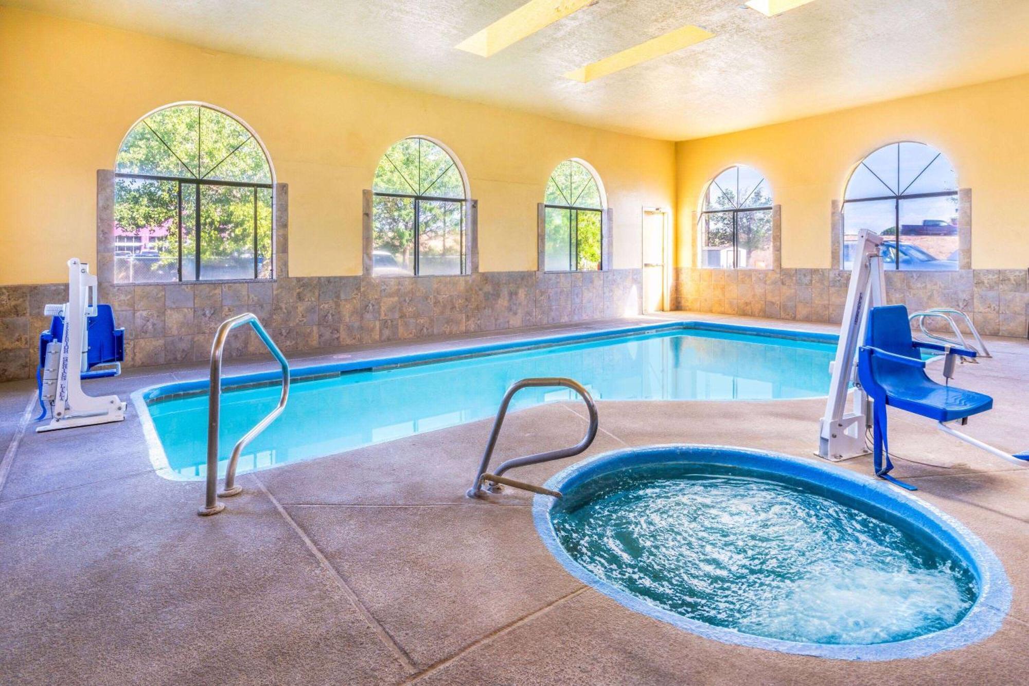 Days Inn By Wyndham Los Lunas Dış mekan fotoğraf